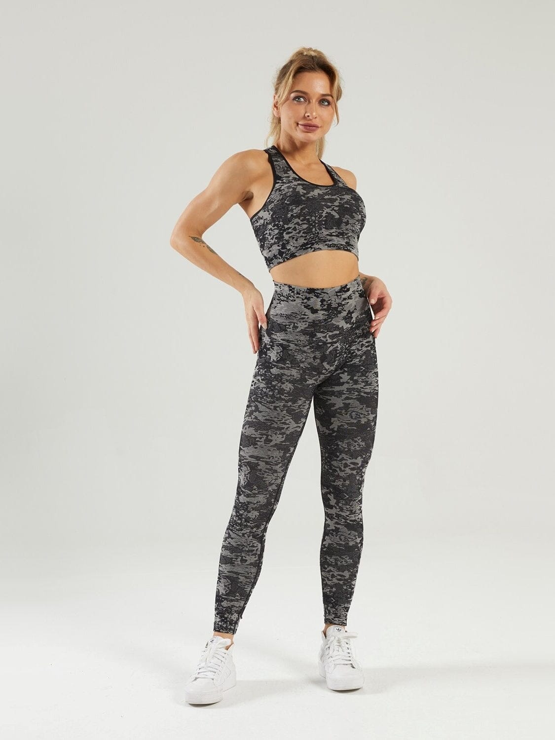 Ensemble Sport Legging et Soutien-Gorge Camouflage Leggings Helanke-Srbija.com : Legging Femme | Vêtements de Sport sa Noir 