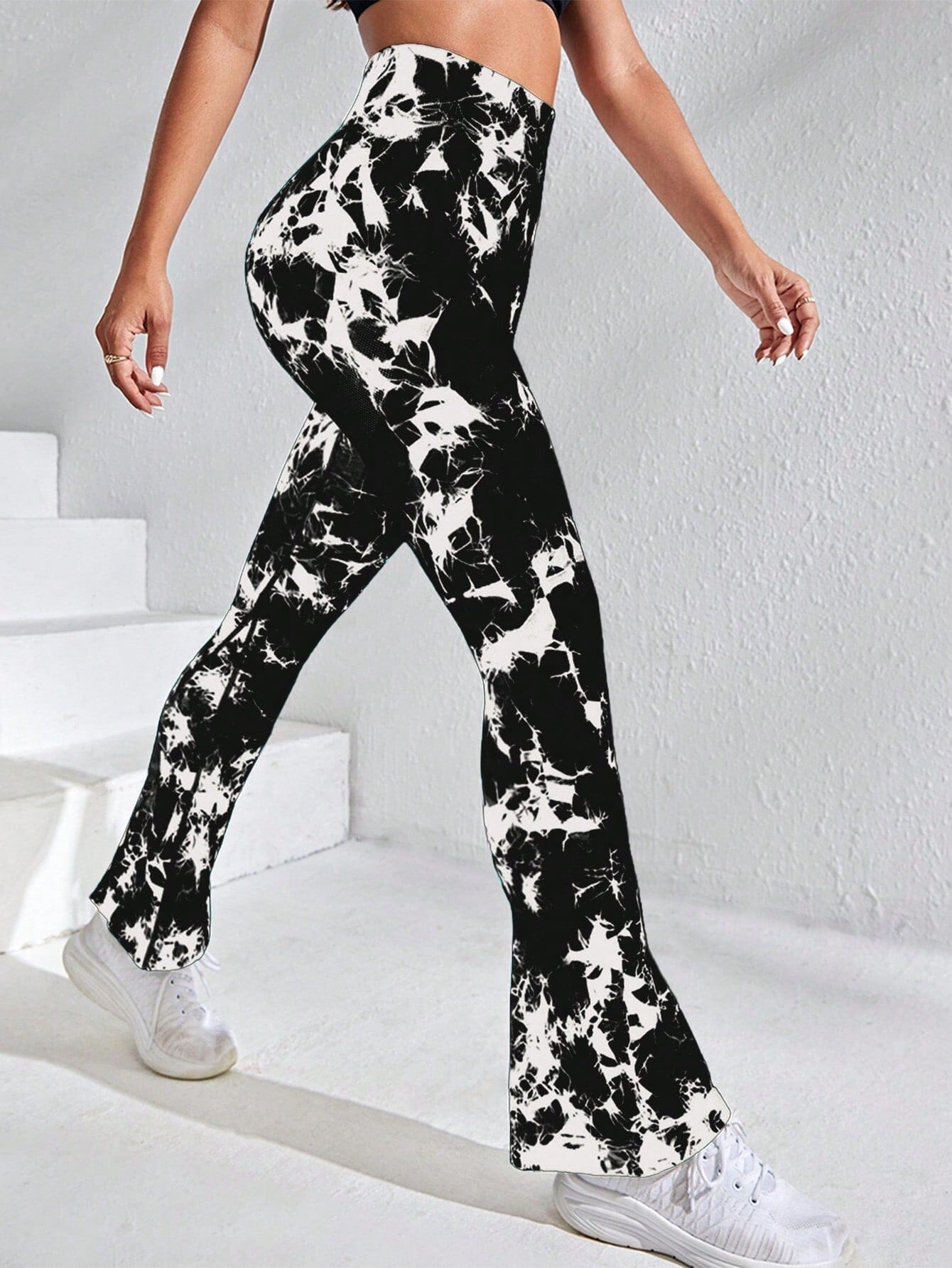 Muotoilevat Leggingsit | Muodikkaat leggingsit