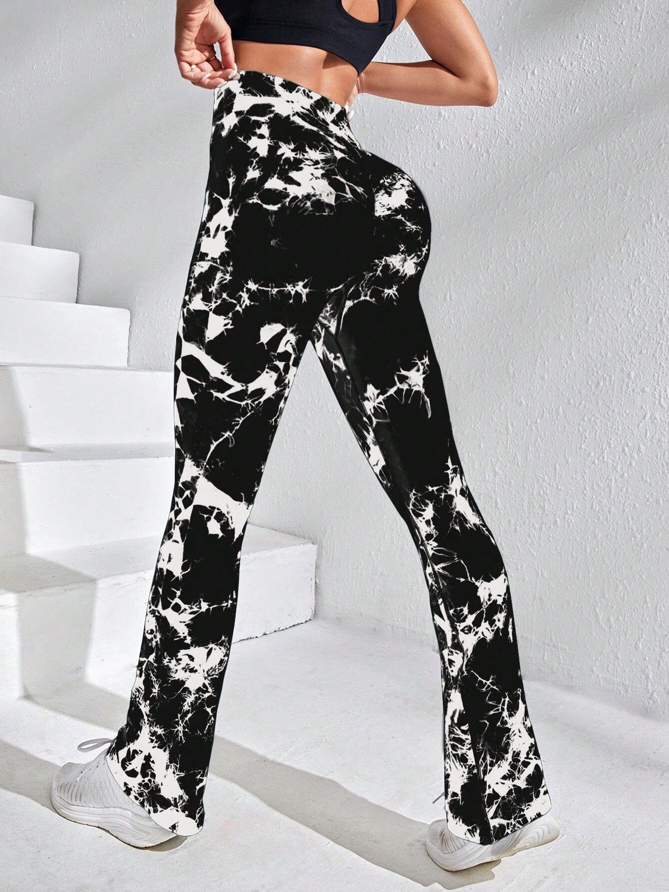 Muotoilevat Leggingsit | Muodikkaat leggingsit