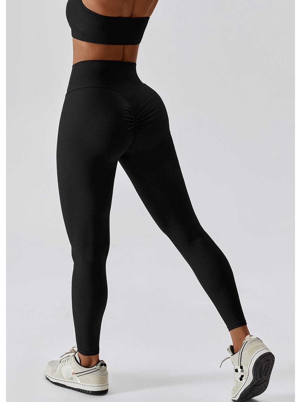 Pitkät resorit push up sportleggingsit