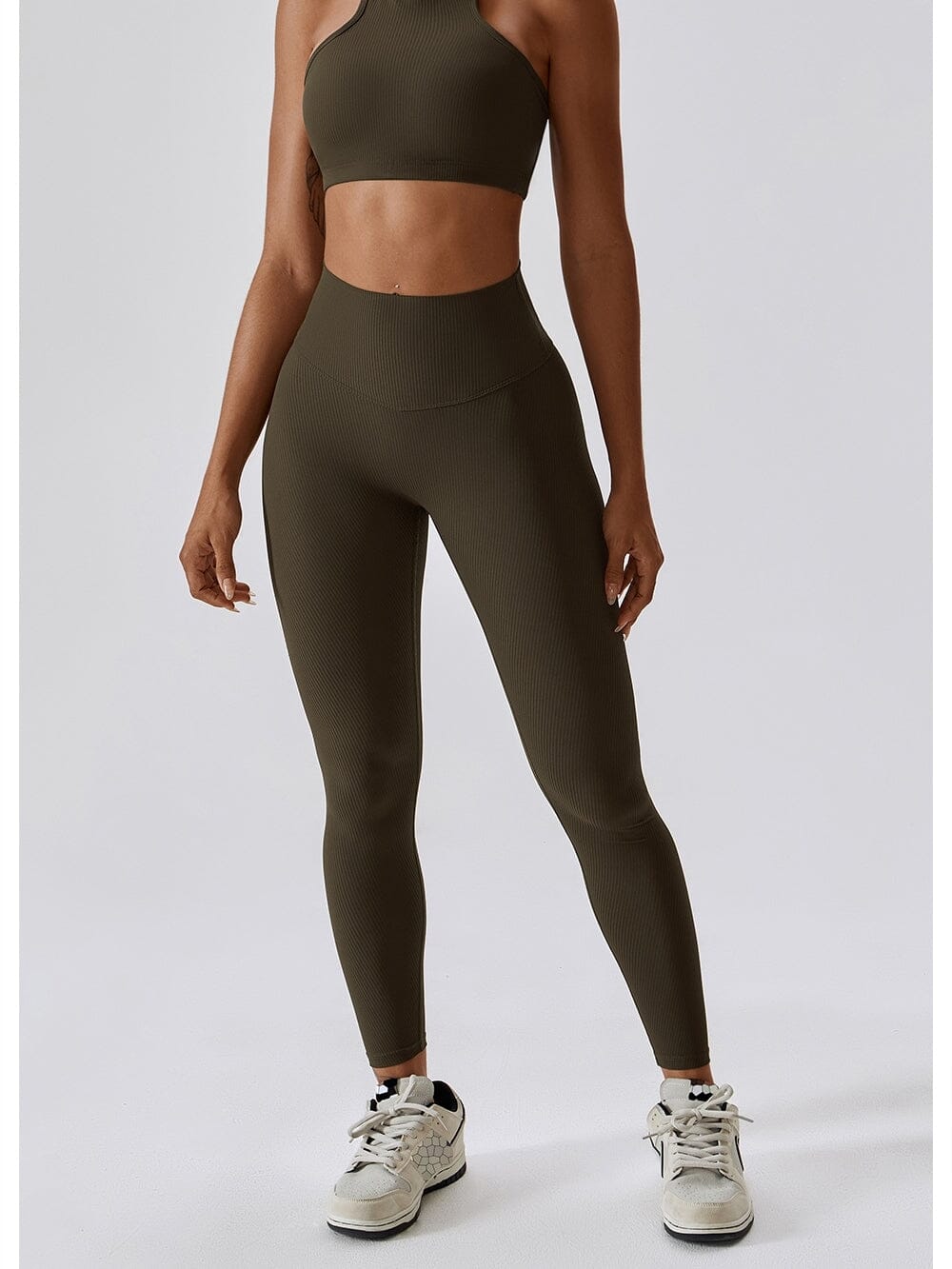 Pitkät resorit push up sportleggingsit